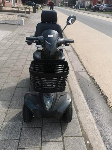 Scooter DRIVE ST4D pour handicapés électriques presque neuf