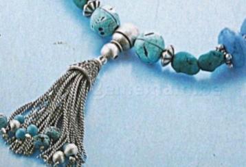AVON: Prachtige ketting, blauwe tint beschikbaar voor biedingen
