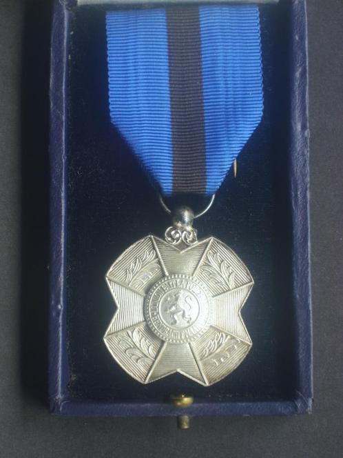 Médaille ordre de Léopold II de 2ème classe en écrin, Verzamelen, Militaria | Algemeen, Landmacht, Lintje, Medaille of Wings, Verzenden