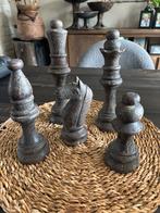 5 schaakstukken decoratie, Ophalen