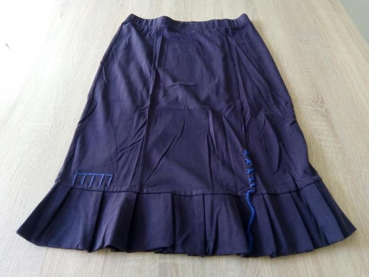 Neuf: jupe mauve mais il est où le soleil taille M - 38, Kleding | Dames, Rokken, Nieuw, Maat 38/40 (M), Paars, Knielengte, Ophalen
