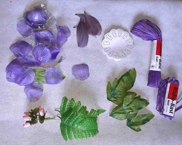 DIY  set kunstbloemen en bladeren en andere knutselspullen