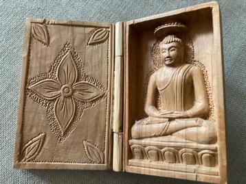 Myanmar - Bouddha - sculpture sur bois - livres miniatures
