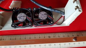 Twee kleine ventilators beschikbaar voor biedingen