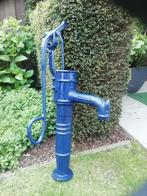 Vintage handwaterpomp, Ophalen