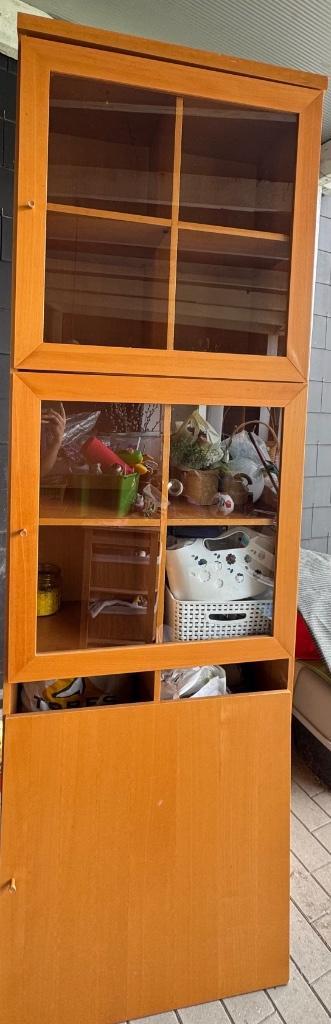 Kast beschikbaar voor biedingen