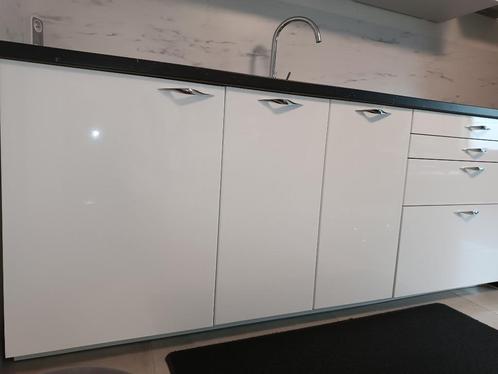 Complete Ikea keukenkast, Huis en Inrichting, Keuken | Servies, Zo goed als nieuw, Ophalen