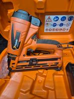 Nagel pistool op gas en batterijen, Ophalen, Zo goed als nieuw