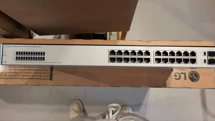 COMMUTATEUR GÉRÉ HPE JL281A, Informatique & Logiciels, Commutateurs réseau, Utilisé, Enlèvement ou Envoi