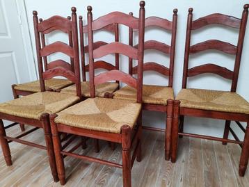 Stoelen voor eetkamer beschikbaar voor biedingen