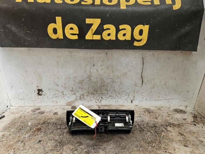 Grille aération tableau de bord d'un BMW 1-Serie, Autos : Pièces & Accessoires, Tableau de bord & Interrupteurs, BMW, Utilisé