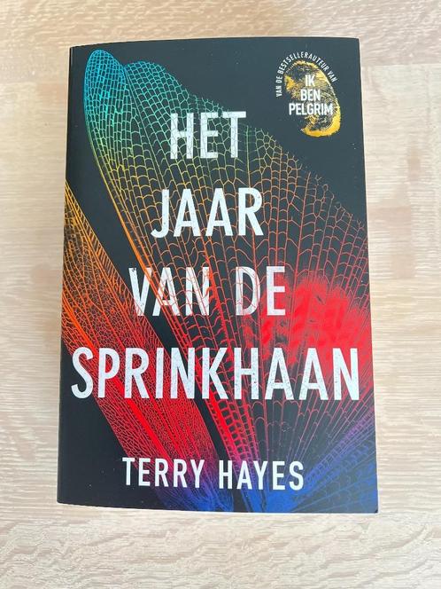 Het jaar van de sprinkhaan - TERRY HAYES - Thriller - 2024, Boeken, Thrillers, Zo goed als nieuw, Nederland, Ophalen of Verzenden