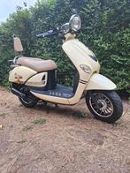 Scooter 50cc A klasse originele 25 klm per uur start en rijd, Fietsen en Brommers, Scooters | Vespa, Ophalen of Verzenden, Zo goed als nieuw
