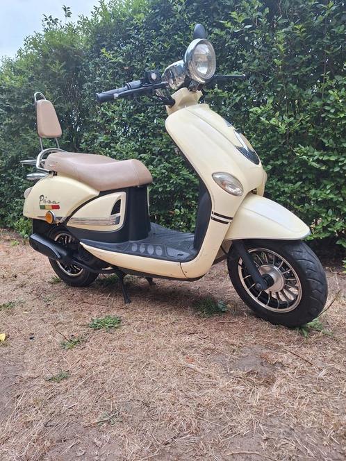 Scooter 50cc A klasse originele 25 klm per uur start en rijd, Fietsen en Brommers, Scooters | Vespa, Zo goed als nieuw, Ophalen of Verzenden