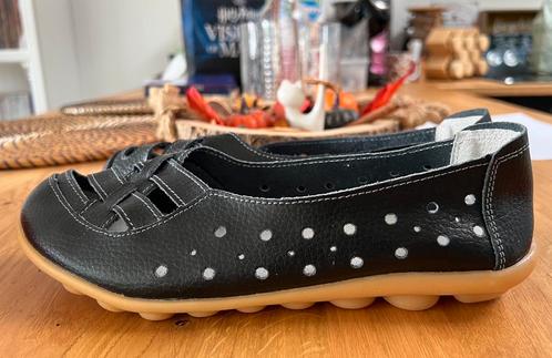 Mocassins cuir p.40 neufs, Kleding | Dames, Schoenen, Nieuw, Schoenen met lage hakken, Zwart, Ophalen of Verzenden