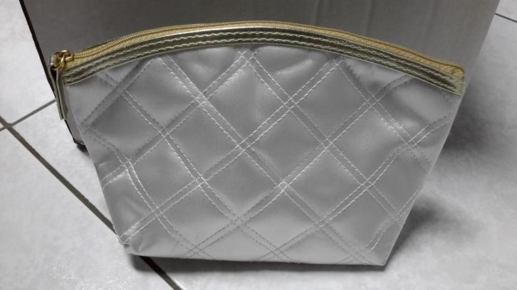 Lot / partij toilettasjes of make-up tasjes ( NIEUW ), Handtassen en Accessoires, Toilettassen, Nieuw, Wit, Ophalen of Verzenden