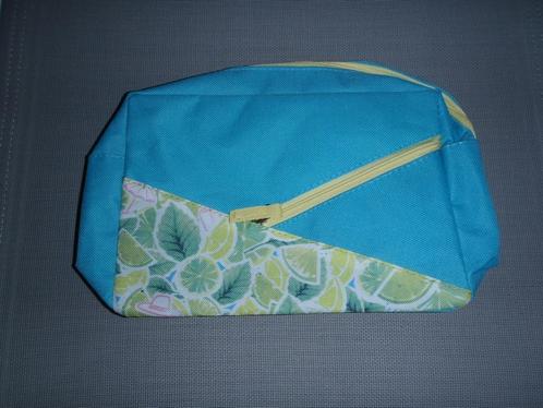 pastelblauwe pennenetui, Handtassen en Accessoires, Toilettassen, Nieuw, Blauw, Ophalen of Verzenden