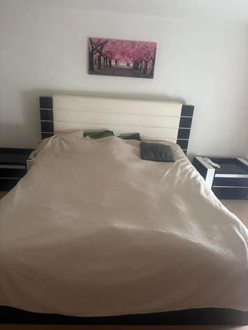 Bed 160x200 + Gratis matrassen+ Levering Gratis  0488790706 beschikbaar voor biedingen