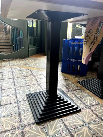 Pieds de table carrés en fonte, très bon état!, Quatre personnes, 50 à 100 cm, Carré, Enlèvement