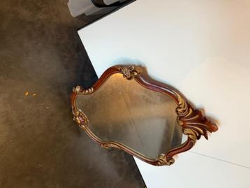 authentieke spiegel beschikbaar voor biedingen