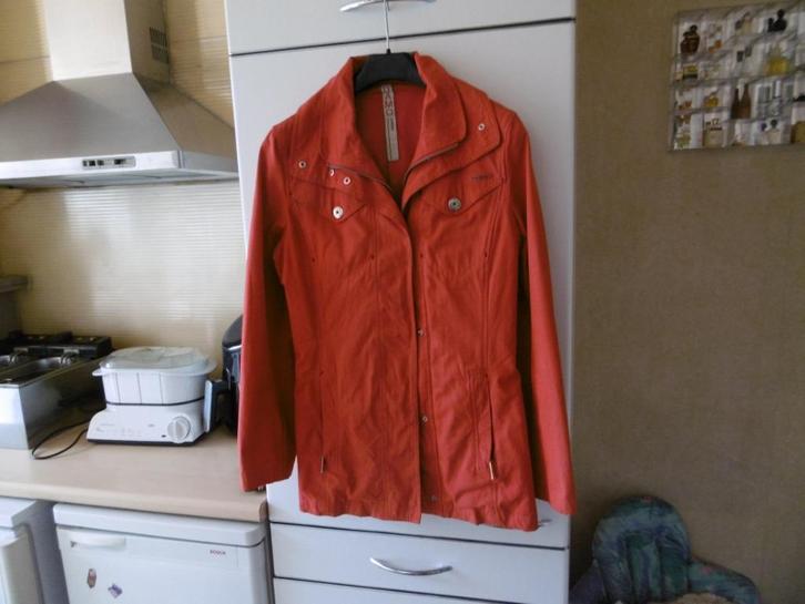 kledij dames vest merk damo outside maat S rood, Kleding | Dames, Truien en Vesten, Zo goed als nieuw, Maat 36 (S), Rood, Ophalen of Verzenden