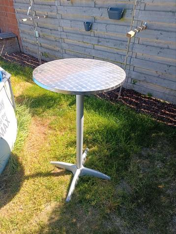 Sta tafeltjes ( 3 stuks ) beschikbaar voor biedingen