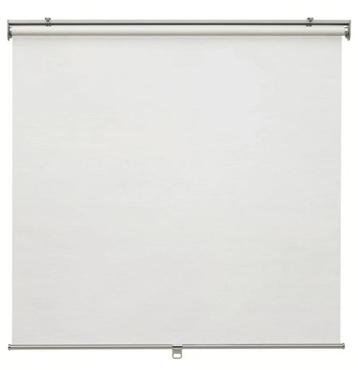 Un store enrouleur blanc  beschikbaar voor biedingen