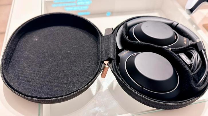 Casque Sony WH-1000XM4 - etat neuf et encore garanti, Audio, Tv en Foto, Hoofdtelefoons, Zo goed als nieuw, Op oor (supra aural)