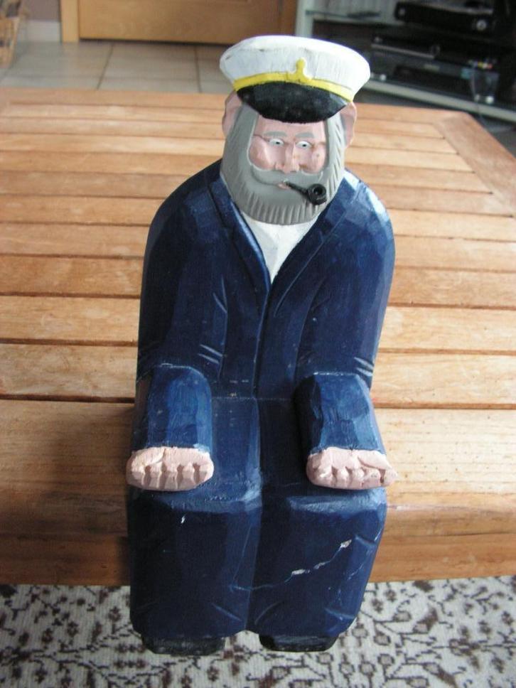 Houten kapitein die op de kast zit., Antiek en Kunst, Curiosa en Brocante, Ophalen of Verzenden