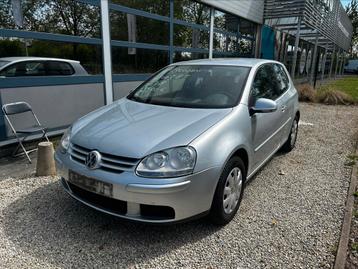 Volkswagen golf benzine gekeurd garantie  beschikbaar voor biedingen