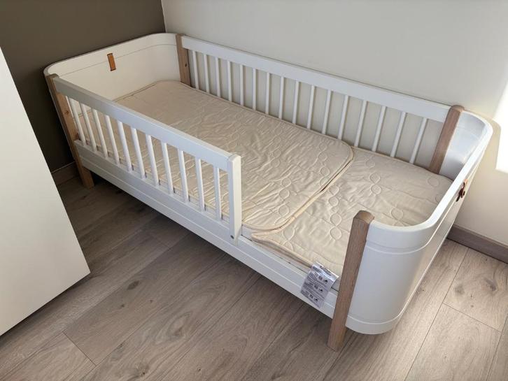 Baby tot juniorbed Oliver Furniture white/oak, Kinderen en Baby's, Kinderkamer | Bedden, Gebruikt, 140 tot 160 cm, 70 tot 85 cm