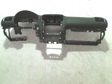 DASHBOARD Volkswagen Golf VI (5K1) (01-2008/11-2013) beschikbaar voor biedingen