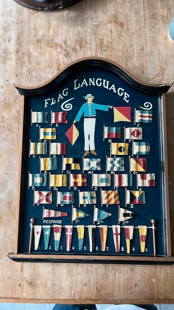 Nautisch houten bord beschikbaar voor biedingen