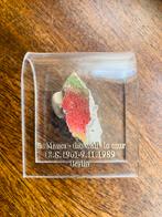 Origineel stukje Berlijnse Muur graffiti in acryl blok, Ophalen of Verzenden, Zo goed als nieuw