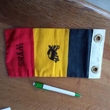 kleine vlag + insigne  beschikbaar voor biedingen