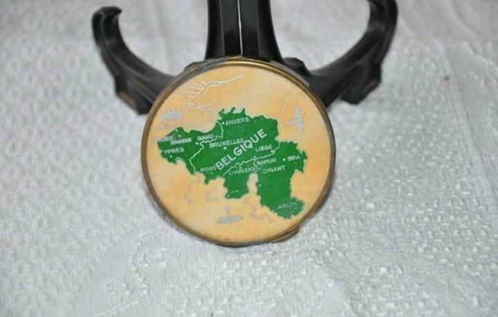 ancien poudrier avec carte belgique, Collections, Collections Autre, Utilisé, Enlèvement ou Envoi