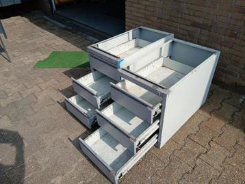 2 Metalen kasten, Huis en Inrichting, Kasten | Roldeurkasten en Archiefkasten, Ophalen, Minder dan 50 cm, Gebruikt, Minder dan 100 cm