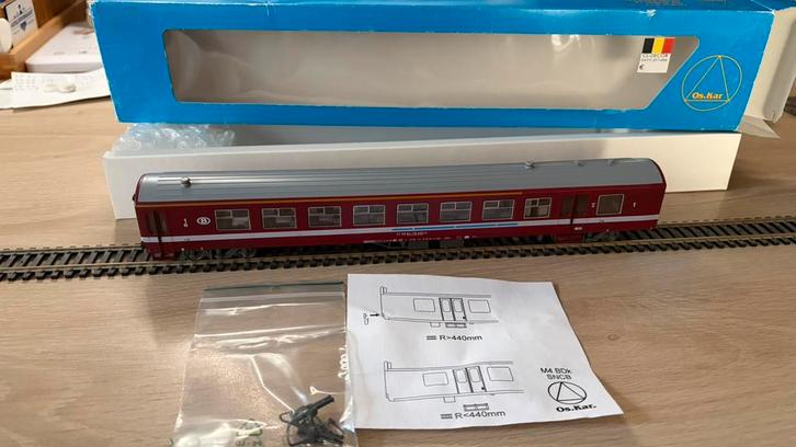 Calèche bordeaux NMBS/SNCB M4 A7D OS.Kar., Hobby & Loisirs créatifs, Trains miniatures | HO, Utilisé, Wagon, Autres marques, Analogique