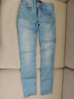 jeans zara - 34, Kleding | Dames, Spijkerbroeken en Jeans, Zara, Blauw, Ophalen of Verzenden, W27 (confectie 34) of kleiner