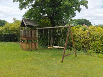 Speelhuisje met glijbaan, Kinderen en Baby's, Speelgoed | Buiten | Speeltoestellen, Ophalen of Verzenden, Gebruikt, Glijbaan
