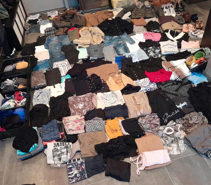 150stuks mooie dameskleding maat M spotprijs! alles voor 50€, Kleding | Dames, Dames-kledingpakketten, Gedragen, Maat 38/40 (M)
