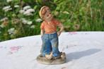 statuette garconnet au canard