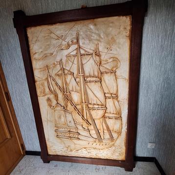 Mayflouwer schip in plaaster en kader. H 1.60m B 1.07.  beschikbaar voor biedingen