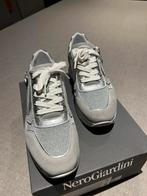 NIEUWE Grijze Sneakers Nero Giardini, Kleding | Dames, Schoenen, Nieuw, Ophalen of Verzenden, Sneakers, Nero giardini
