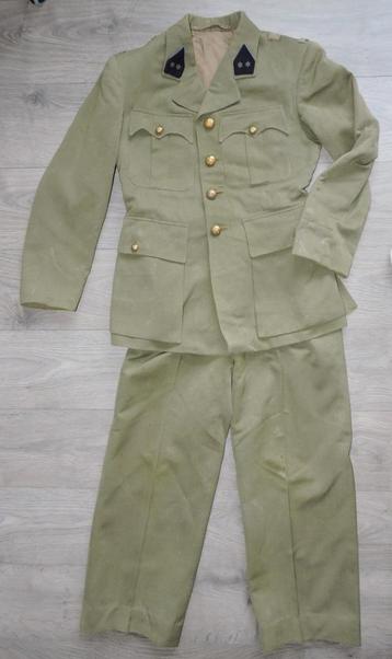 daté 1940 UNIFORME VESTE PANTALON OFFICIER BELGE disponible aux enchères