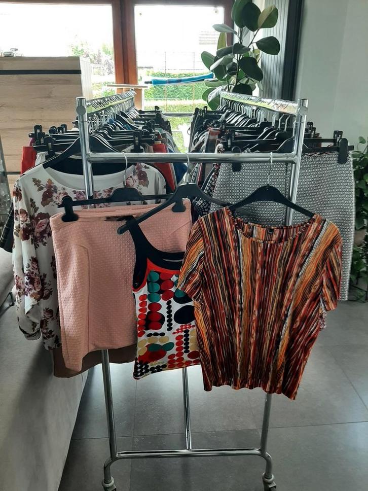 350 x kleding dames alle maten . 1€/stuk of 295 € alles, Kleding | Dames, Dames-kledingpakketten, Zo goed als nieuw, Ophalen of Verzenden