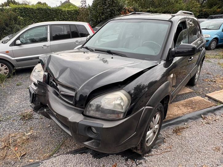 Hyundai tucson 1.6 essence Airco accidenté, Auto's, Hyundai, Bedrijf, Tucson, Benzine, Euro 4, Handgeschakeld, Ophalen