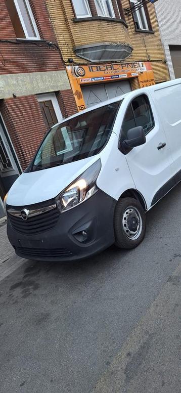 Opel vivaro, Autos, Euro 5, Boîte manuelle, Noir, 5 portes