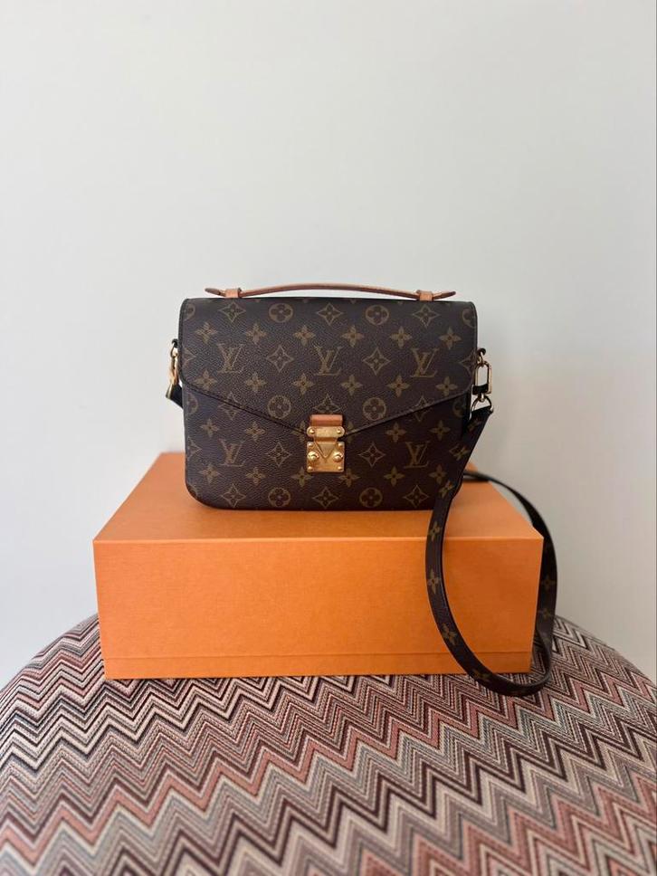 Louis Vuitton Pochette Métis Monogram – 100% Authentiek, Handtassen en Accessoires, Tassen | Damestassen, Zo goed als nieuw, Ophalen of Verzenden