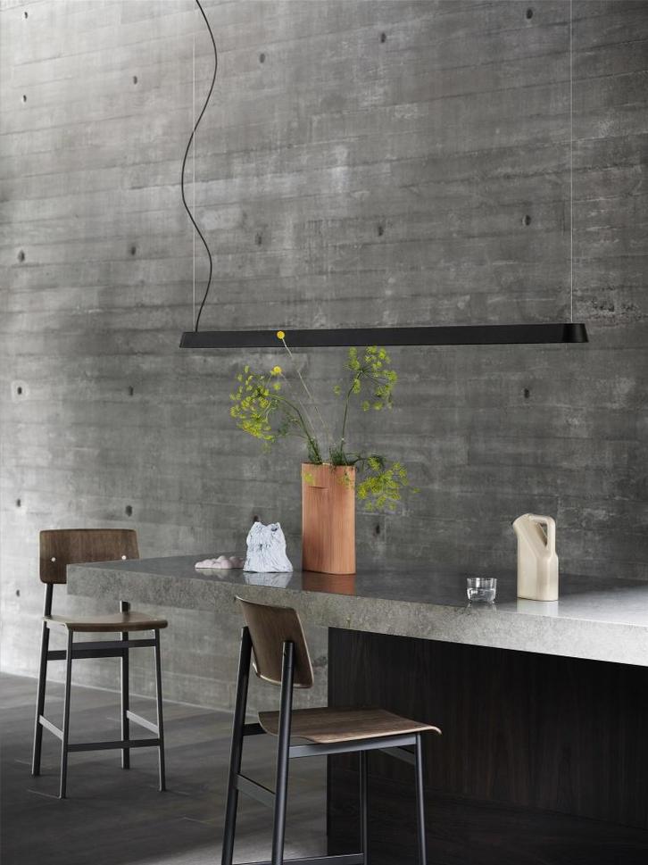 2 Muuto Linear Pendant Lamp 209 cm Zwart Nieuw, Huis en Inrichting, Lampen | Plafondlampen, Nieuw, Metaal, Ophalen of Verzenden
